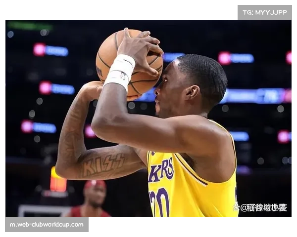 黄蜂运用2-3联防破解湖人进攻 客场大胜揭湖人战术体系软肋